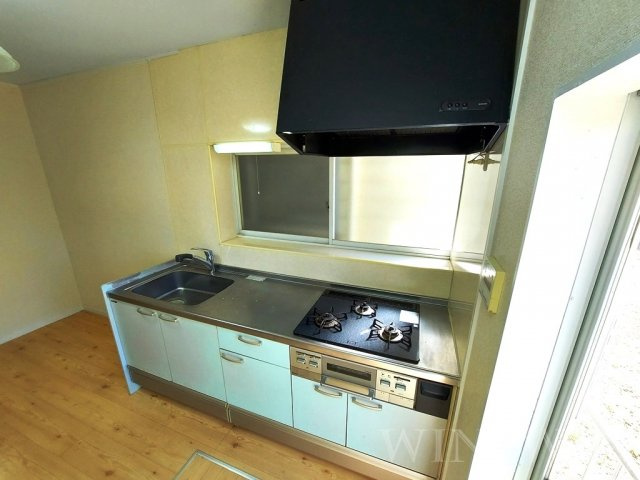 三本木町貸家のキッチン