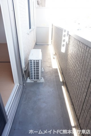 熊本市東区上南部２丁目のアパートのバルコニー