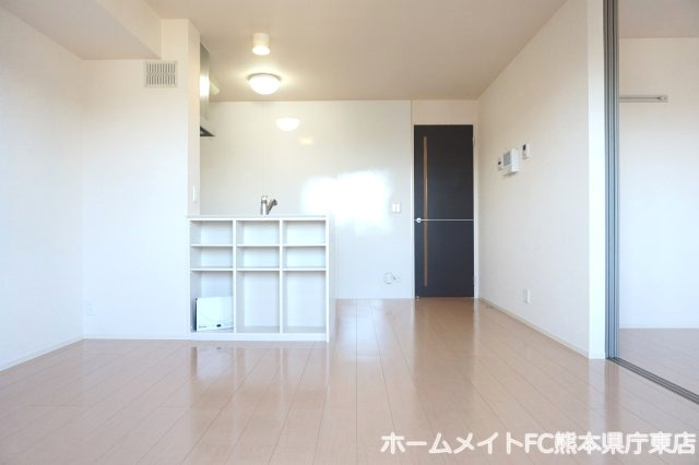 熊本市東区上南部２丁目のアパートの居間・リビング