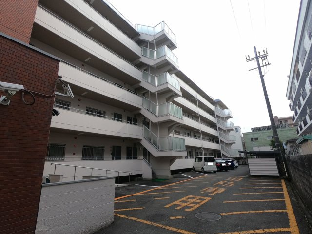 ☆京阪墨染駅徒歩３分＆３沿線利用可能☆２階角住戸☆ヴィラ墨染の駐車場|駐車場