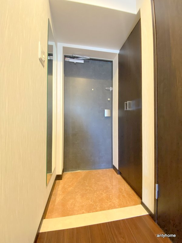 プレジオ鎗屋町 仲介手数料無料の玄関