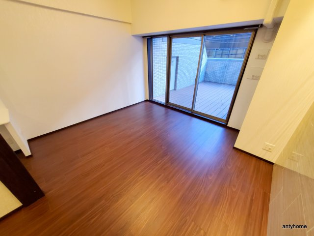 プレジオ鎗屋町 仲介手数料無料の居間・リビング