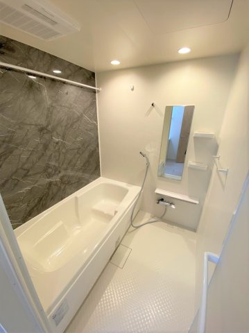 フロイデ　Cの浴室