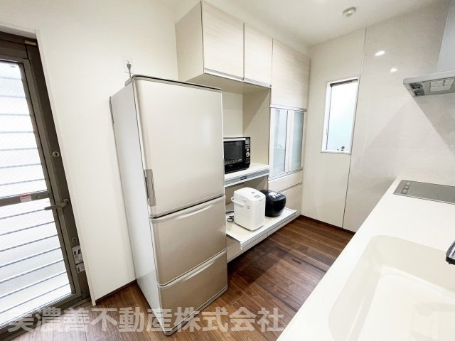 ６０３９１　岐阜市黒野中古戸建てのキッチン