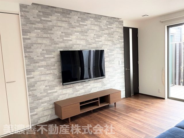 ６０３９１　岐阜市黒野中古戸建ての居間・リビング