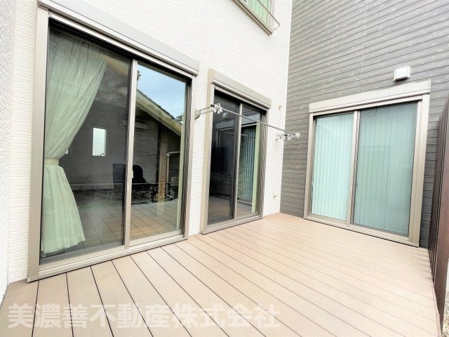 ６０３９１　岐阜市黒野中古戸建てのバルコニー