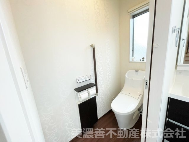 ６０３９１　岐阜市黒野中古戸建てのトイレ