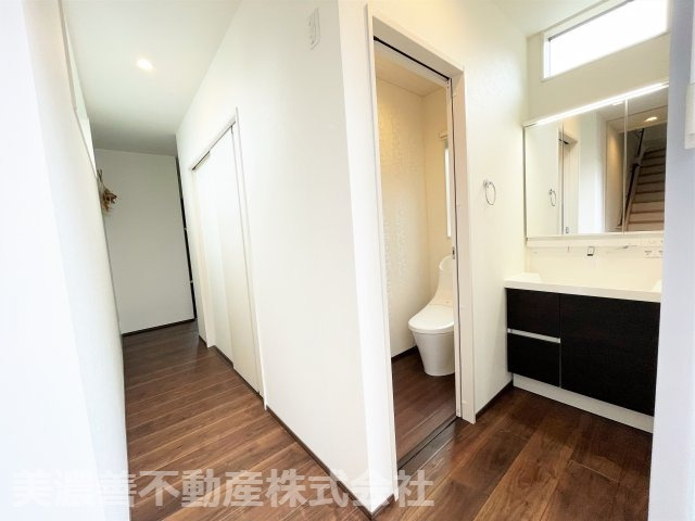 ６０３９１　岐阜市黒野中古戸建ての洗面所