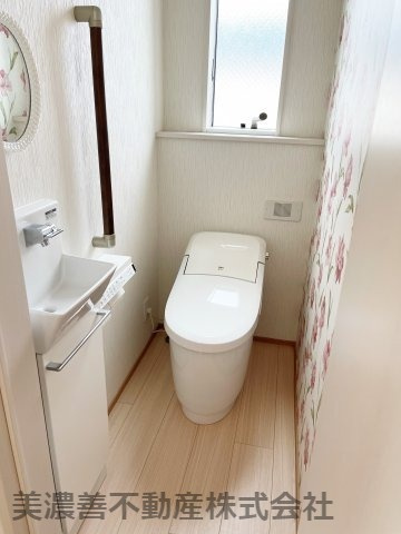 ６０３９１　岐阜市黒野中古戸建てのトイレ
