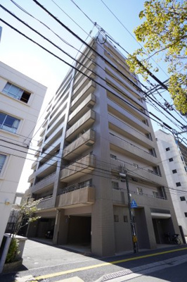 【外観】 | 国泰寺パークホームズ（リフォーム済） | 【耐震性】
耐震性の高さを判断するポイントは、
建築確認申請日が1981年6月1日以降の
新耐震基準に適合しているかどうか。
震度６程度の大地震でも
建物が崩壊しないレベルが基準になりました。