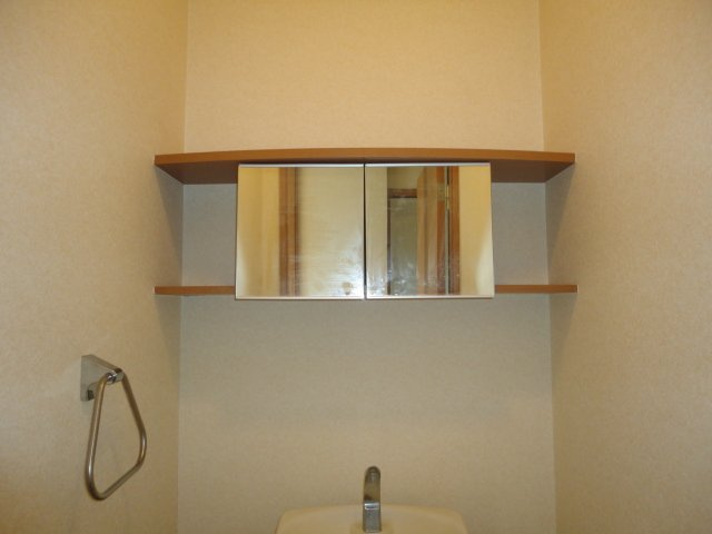 And　youのトイレ|トイレ内収納鏡付