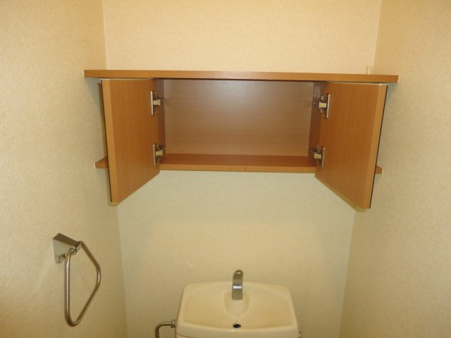 And　youのトイレ|トイレ内収納開き