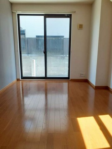 ケント・アヴェニュー弐番館の内装|明るい色調の室内です