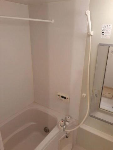 ケント・アヴェニュー弐番館の浴室|日々の疲れを癒すお風呂付です