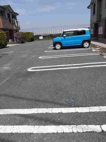 ケント・アヴェニュー弐番館の駐車場|駐車場に車を止められます