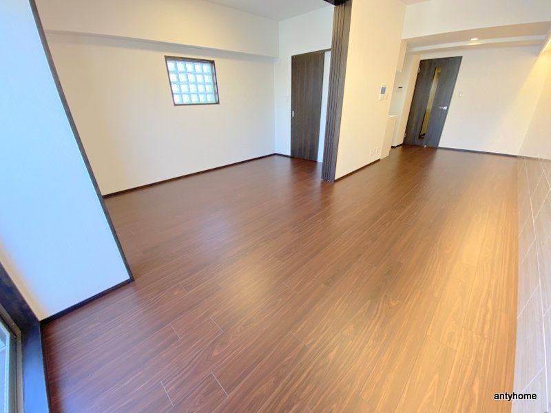 プレジオ鎗屋町 仲介手数料無料の居間・リビング