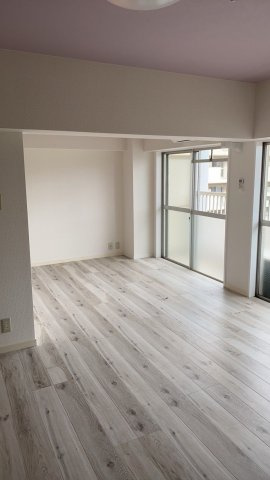 アミティエ小頭町の居間・リビング|ゆったり過ごせるリビングです