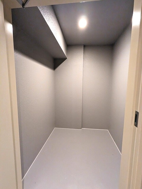 プライムアーバン浅草田原町の玄関|専用サイクルトランクルーム付