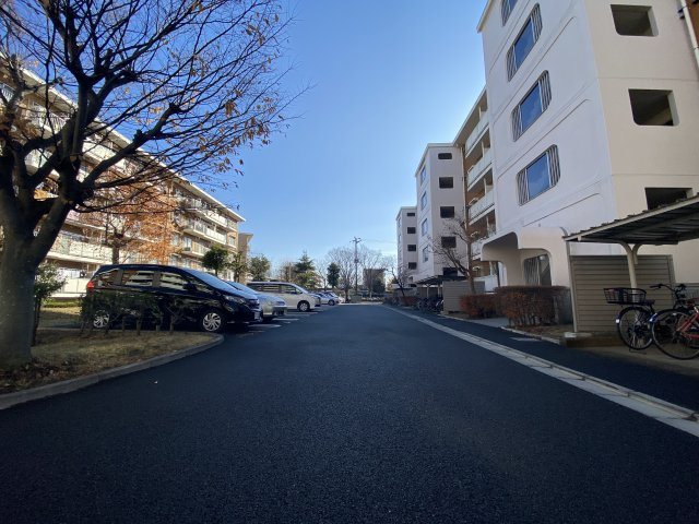 ★月額5,000円の敷地内駐車場★