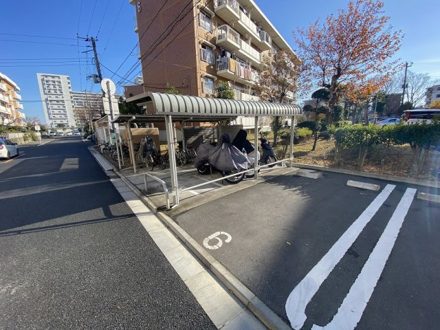 敷地内バイク置き場