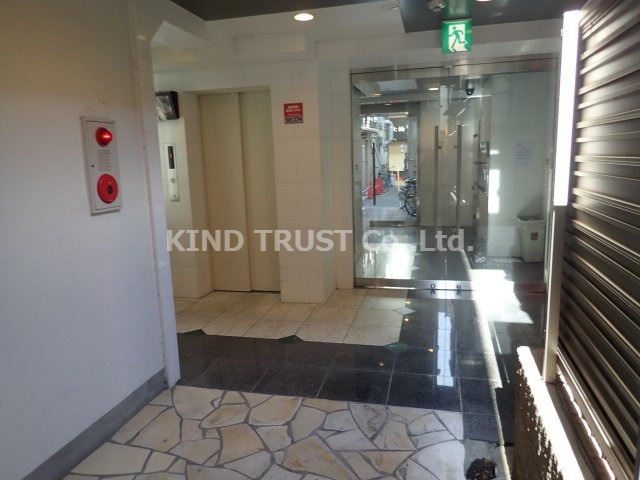 ルクレール中崎のロビー|ゆとりのあるロビーです