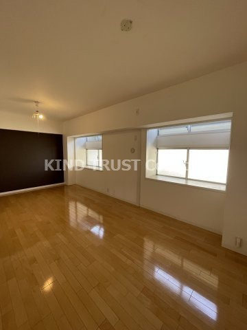 さざなみプラザ22号棟の居間・リビング|使いやすいリビングです