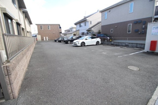 【駐車場】
