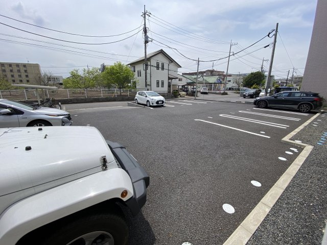 プランドールの駐車場