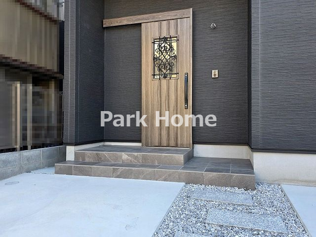高知市南久万・北 新築戸建ての玄関