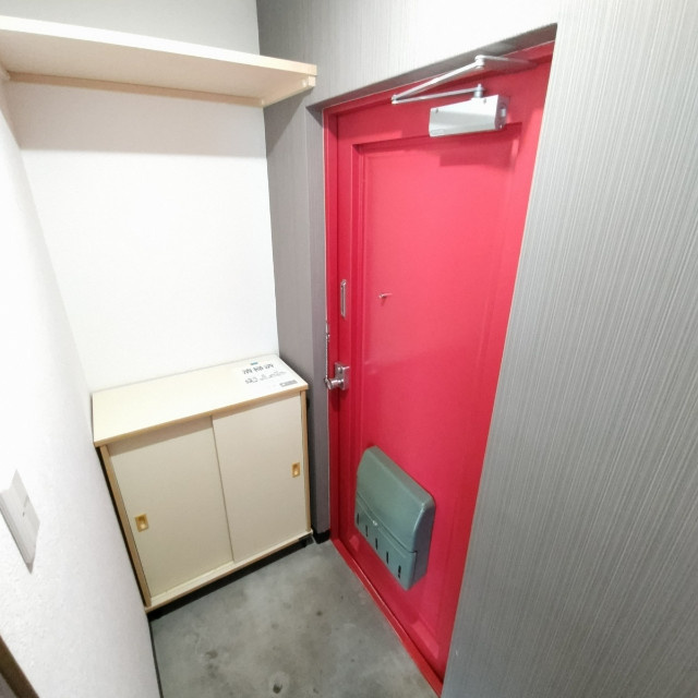 大木戸ビルの玄関