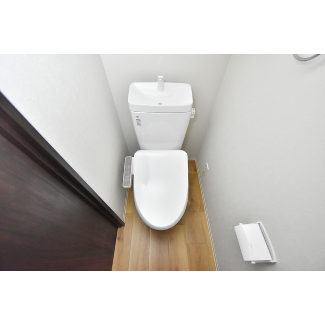 コル・クラージュ【キャッシュバック対象物件】のトイレ|落ち着いた色調のトイレです