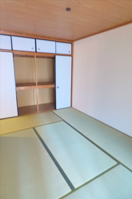ファミーユすなごの内装|和室です♪♪押入もあり、収納力あります☆