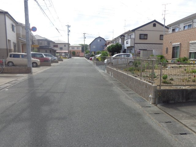 入野町16130-15戸建の駐車場