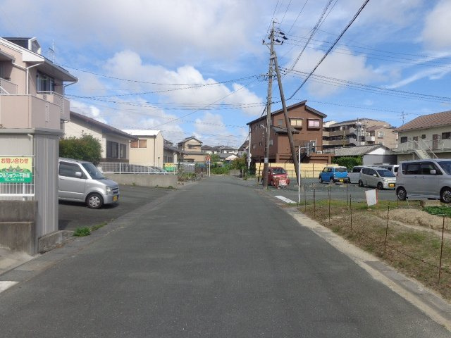 入野町16130-15戸建の駐車場
