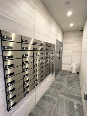 【その他共用部分】 | エステムコート大阪WEST | 大切な荷物をお預かり！宅配BOXが設置されています！