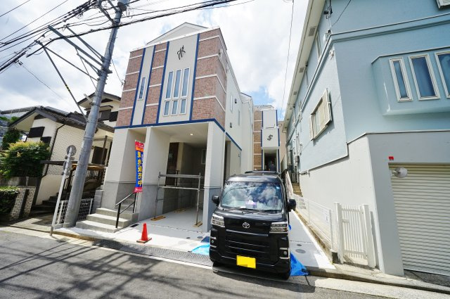 【横浜市保土ケ谷新桜ヶ丘１丁目6-17新築戸建て１号棟】★仲介手数料無料★（藤塚小学校・橘中学校）の外観|周辺は落ち着いた雰囲気の住宅街です。建物完成しました！