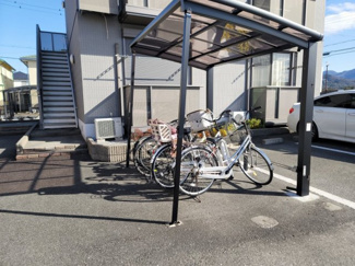 【その他共用部分】 | 屋根付きの駐輪場です。