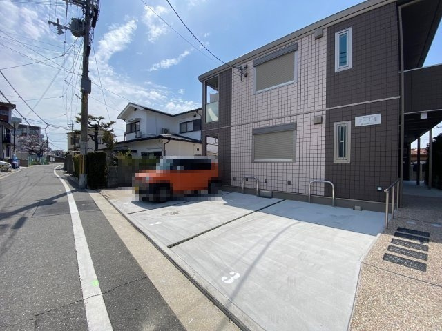 クーネルの駐車場