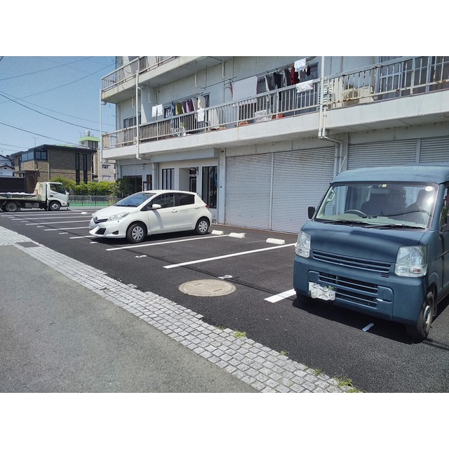 丸五アパート敷地内駐車場