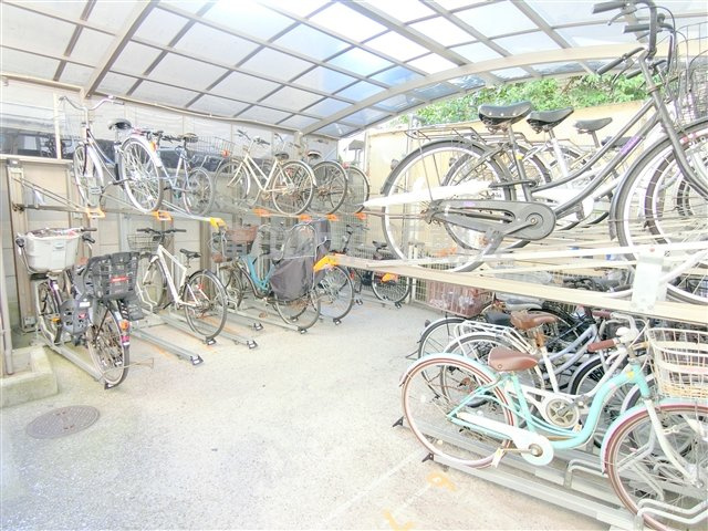 グランレーブ蒲田東のその他共用部分|屋根付きの駐輪場