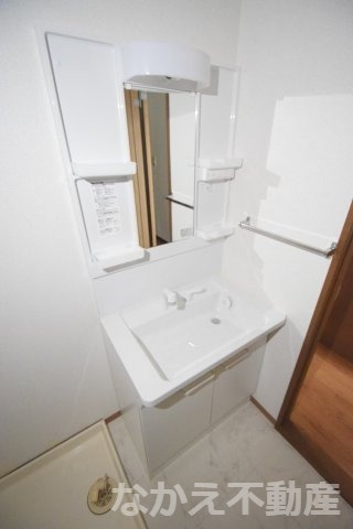 【洗面所】 | 明るい洗面所です