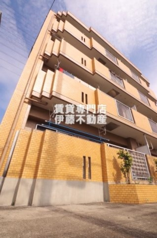 ドミール小田井の外観