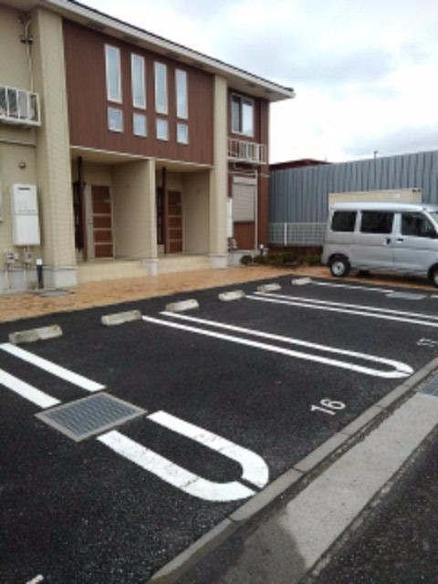 モンターニュの駐車場