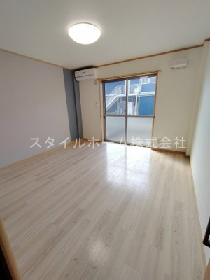 【居間・リビング】 | ライフイン・エスタ | 別部屋写真です。