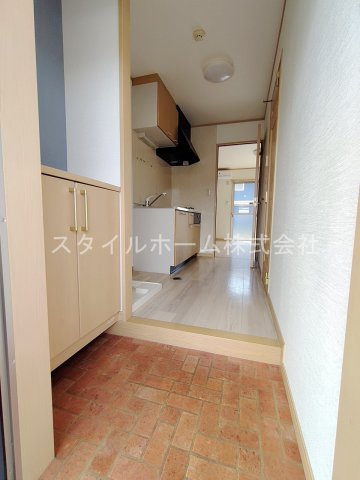 【玄関】 | ライフイン・エスタ | 別部屋写真です。