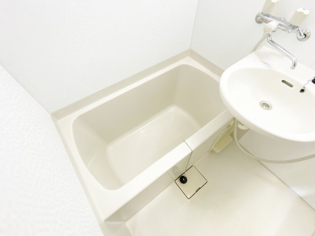 【浴室】 | インター御坊ハイツウエヒラ | ※同物件、別のお部屋の写真です。