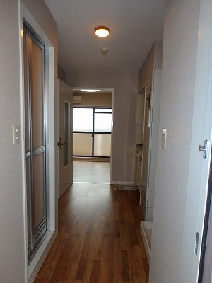 セリバテール伊丹の玄関