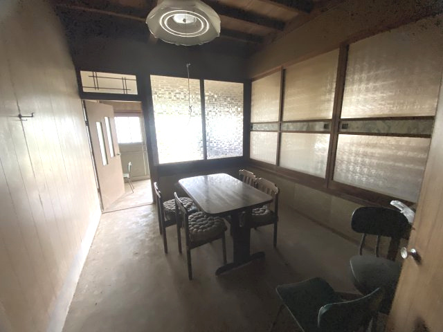 斐川町上庄原　戸建ての玄関|１F　玄関隣接客間