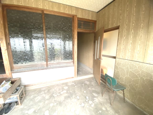 斐川町上庄原　戸建ての玄関