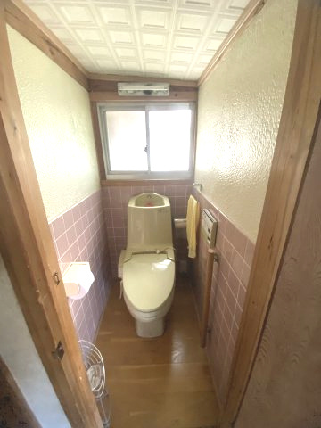 斐川町上庄原　戸建てのトイレ|１F　手洗い・ウォシュレット付き暖房便座